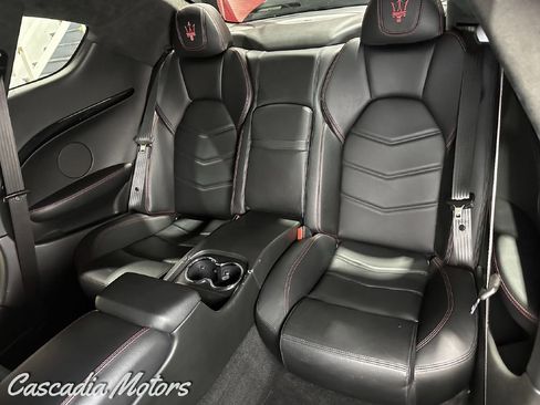 Used 2014 Maserati GranTurismo Sport image 9