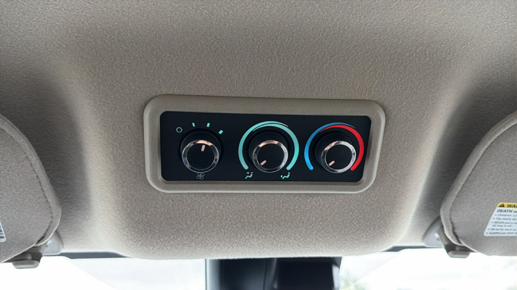 Used 2025 Chevrolet Express 3500 LT w/ LT Preferred Equipment Group RWD image 24