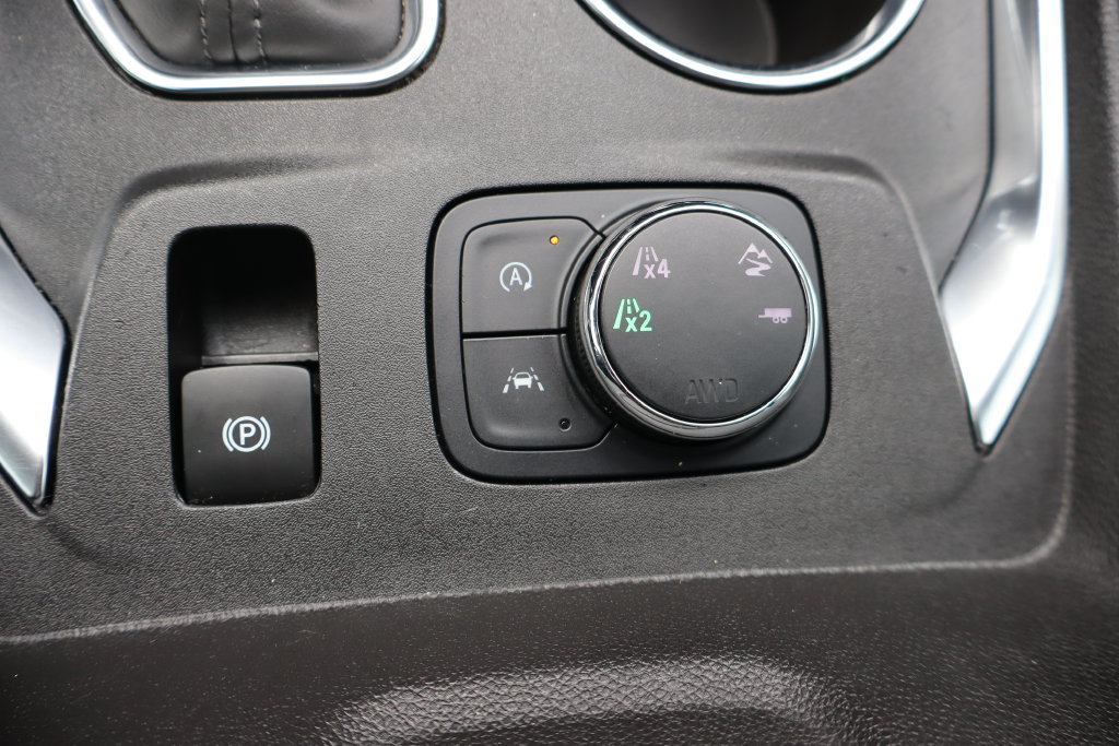 Used 2022 Chevrolet Traverse Premier w/ Redline Edition AWD/4WD image 23