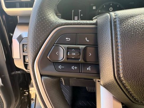 Used 2025 Toyota 4Runner SR5 AWD/4WD image 25