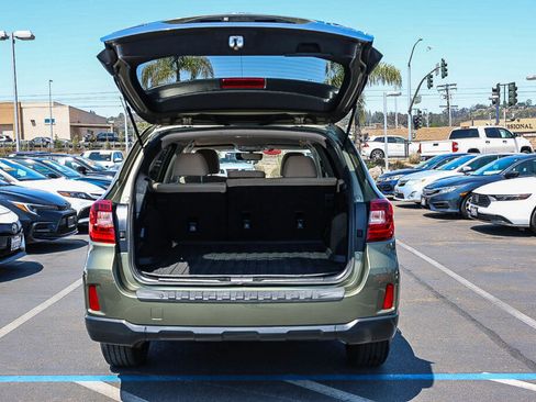 Used 2017 Subaru Outback 2.5i Premium w/ Popular Package #2 AWD/4WD image 26
