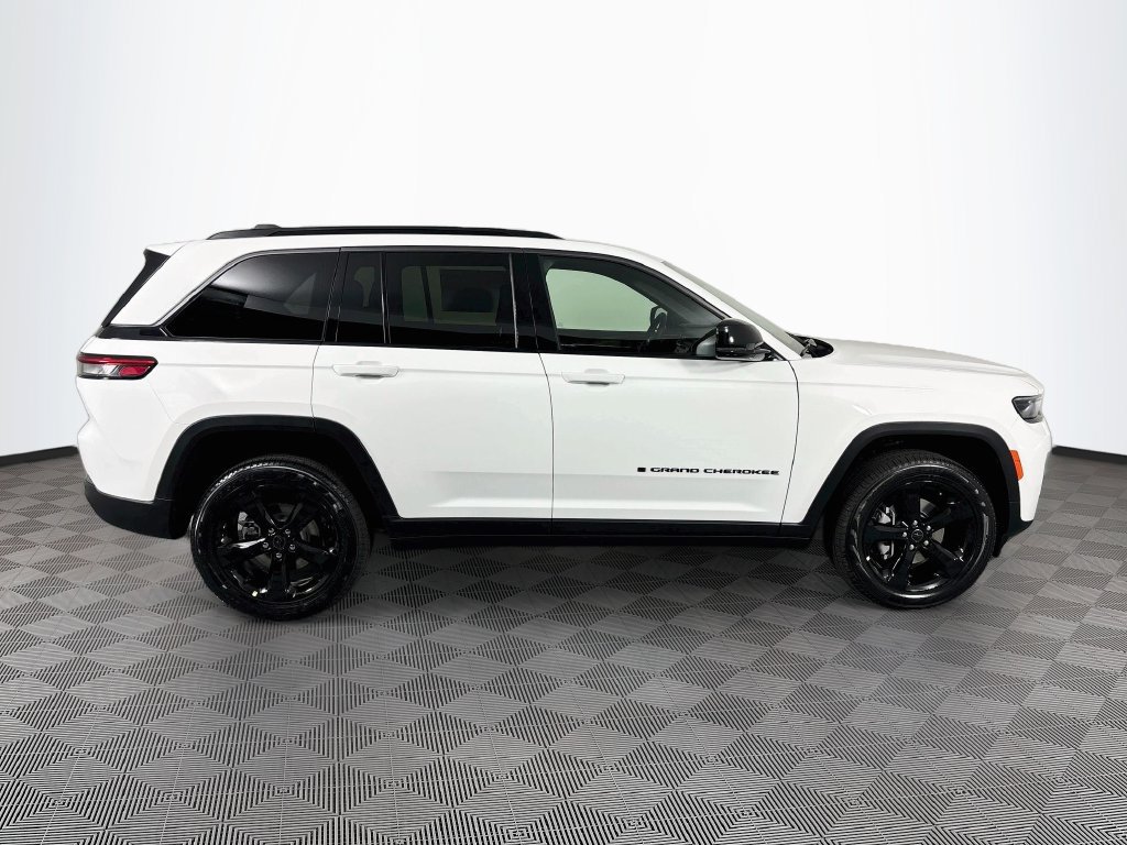 New 2027 Jeep Grand Cherokee Limited AWD/4WD image 7