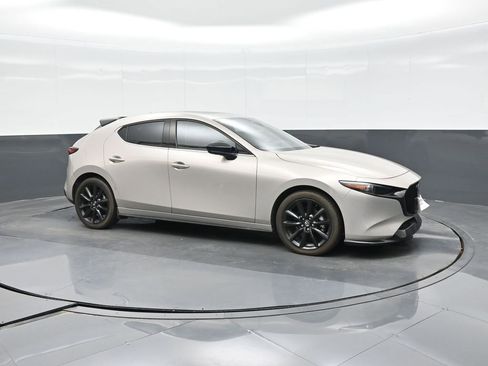 Used 2024 MAZDA MAZDA3 Hatchback w/Premium Plus Pkg image 15