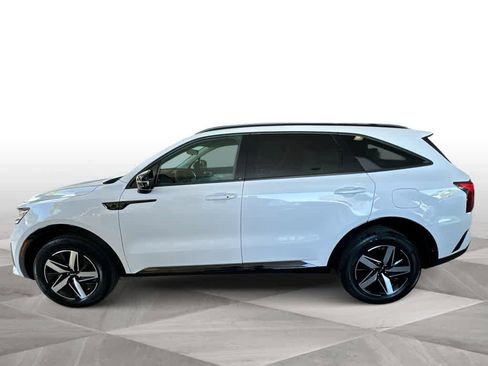 Certified 2023 Kia Sorento S FWD image 5