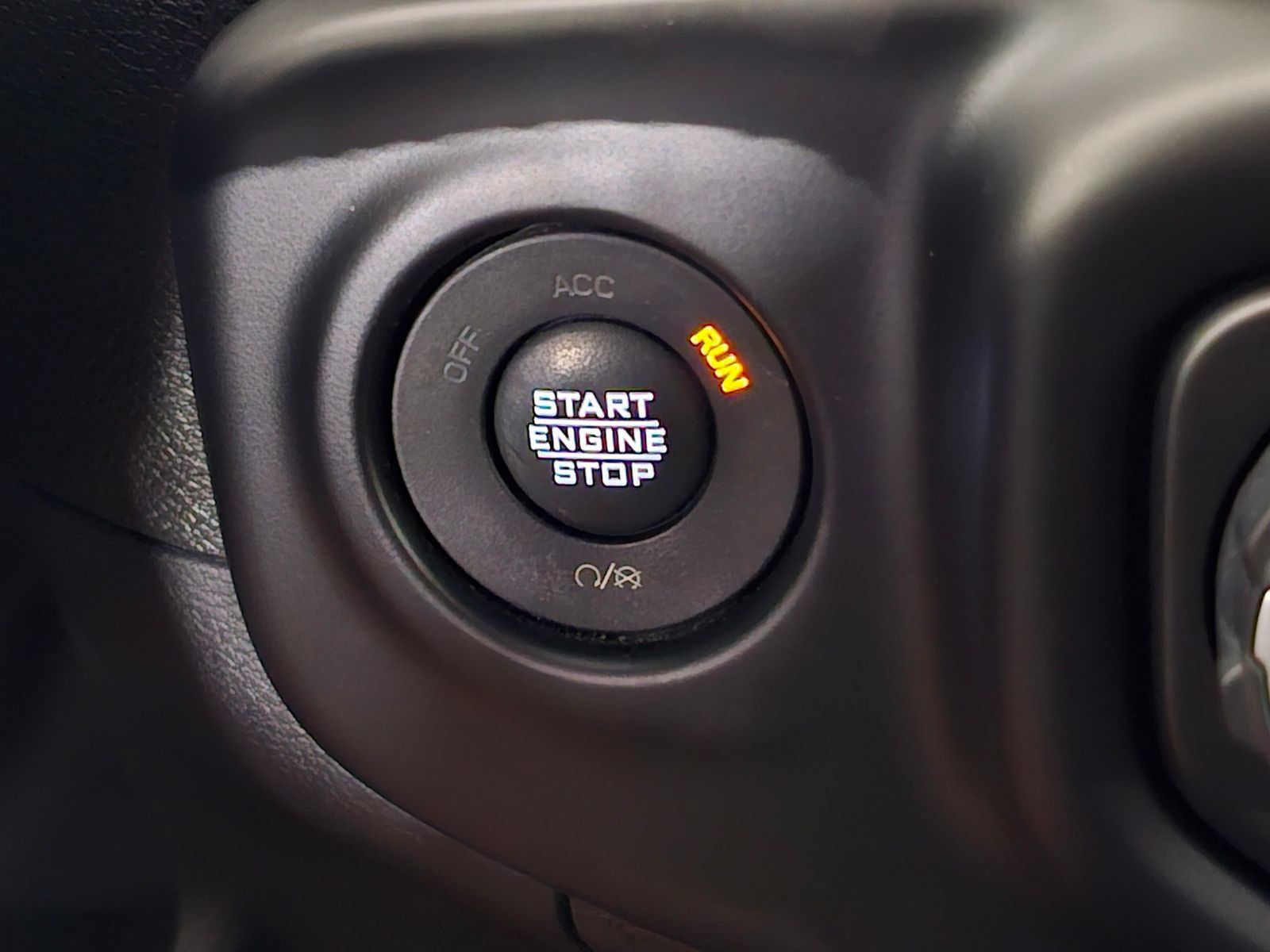 Used 2021 Jeep Gladiator Overland AWD/4WD image 18