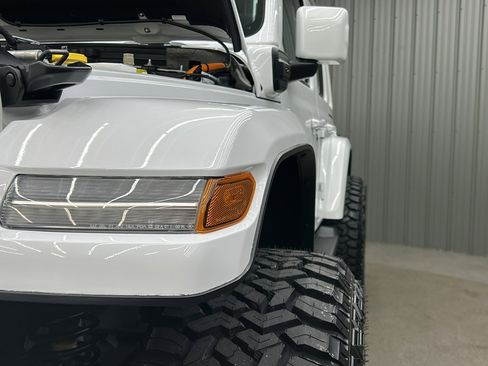 Used 2024 Jeep Wrangler High Altitude image 13