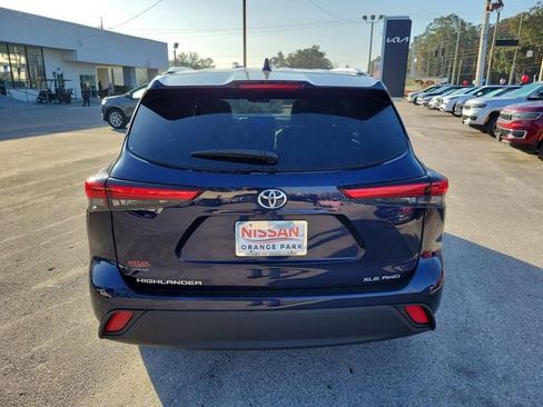 Used 2023 Toyota Highlander L image 9