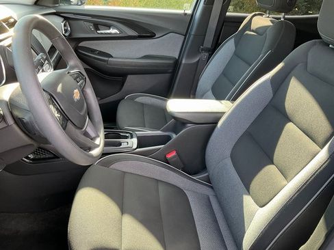 Used 2023 Chevrolet TrailBlazer LT image 5