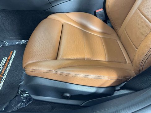 Used 2020 Mercedes-Benz C 300 Sedan image 11