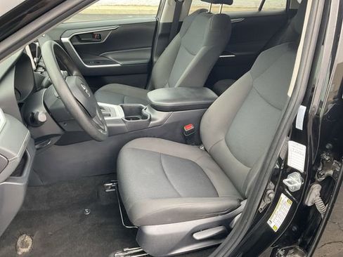 Used 2024 Toyota RAV4 LE image 10