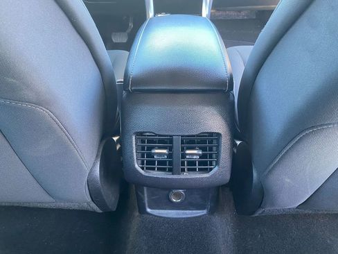 Used 2019 Ford Fusion SE image 27