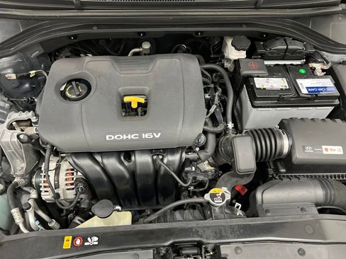 Used 2017 Hyundai Elantra SE image 24