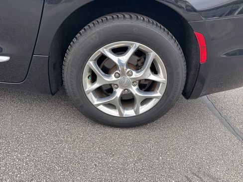 Used 2019 Chrysler Pacifica Limited w/ Advanced Safetytec Group image 6