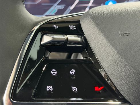 New 2026 Cadillac Vistiq Luxury AWD/4WD image 15