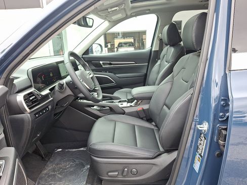 New 2025 Kia Telluride S image 14