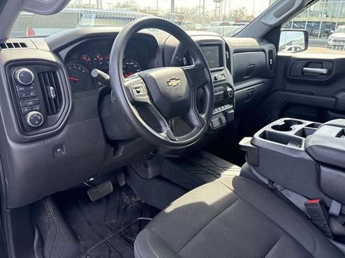 Used 2020 Chevrolet Silverado 1500 Custom w/ Custom Value Package image 10