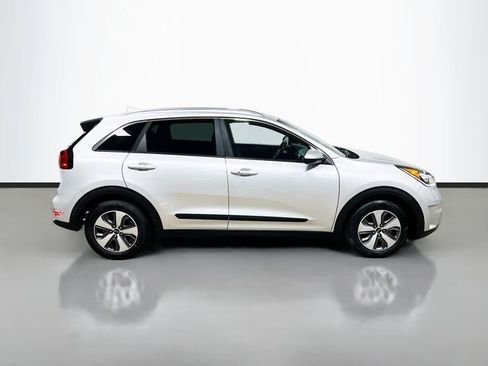 Used 2018 Kia Niro LX image 8