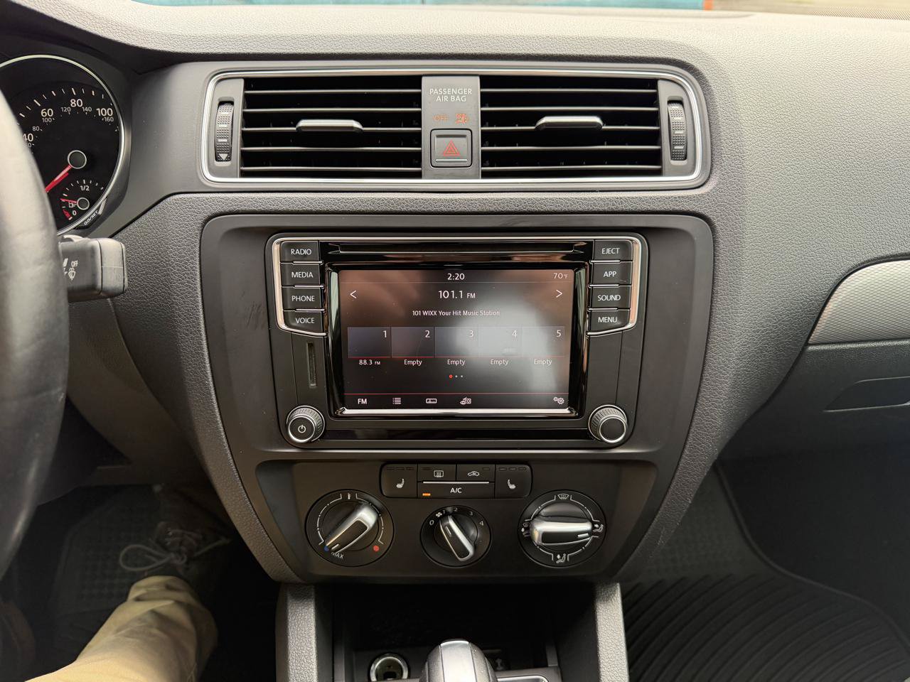 Used 2018 Volkswagen Jetta SE FWD image 33