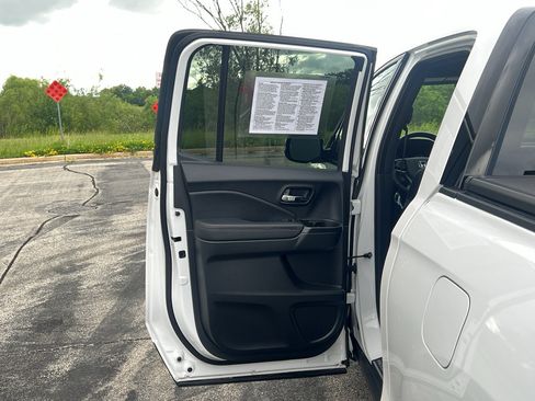 Used 2025 Honda Ridgeline Black Edition image 34