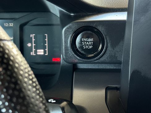 Used 2024 Toyota Tacoma SR5 AWD/4WD image 19
