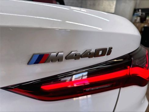 Used 2024 BMW M440i Convertible w/ Premium Package RWD image 11
