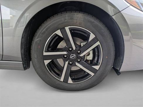 Used 2024 Nissan Sentra SV FWD image 22