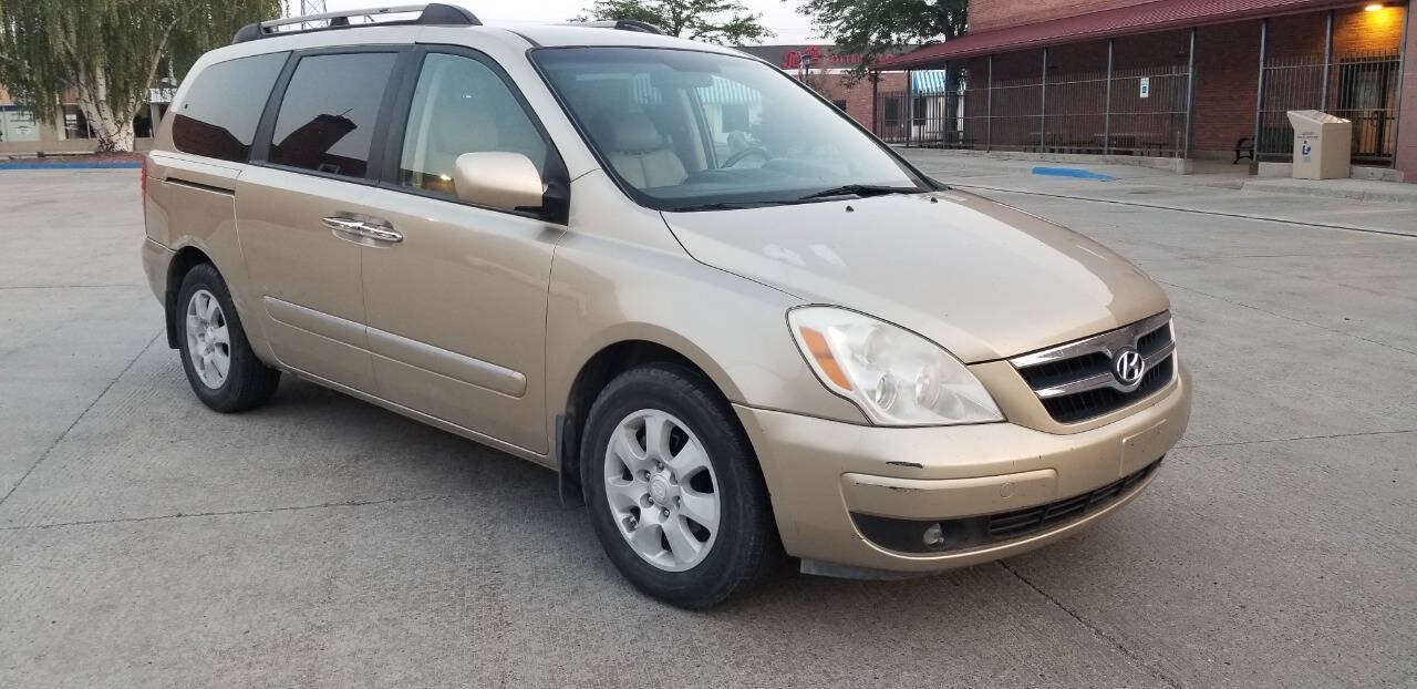 Used 2008 Hyundai Entourage Limited FWD image 1