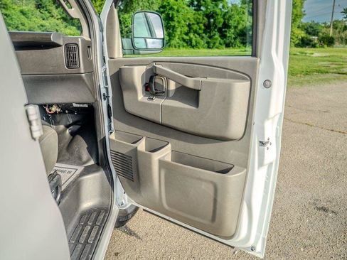 Used 2023 Chevrolet Express 3500 Extended w/ Driver Convenience Package RWD image 19