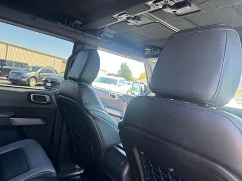 Used 2023 Ford Bronco Black Diamond w/ Sasquatch Package AWD/4WD image 39