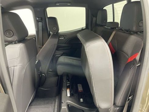 Used 2023 Chevrolet Colorado Z71 w/ Z71 Convenience Package 2 image 24