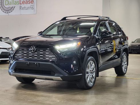 Used 2023 Toyota RAV4 Limited FWD image 4