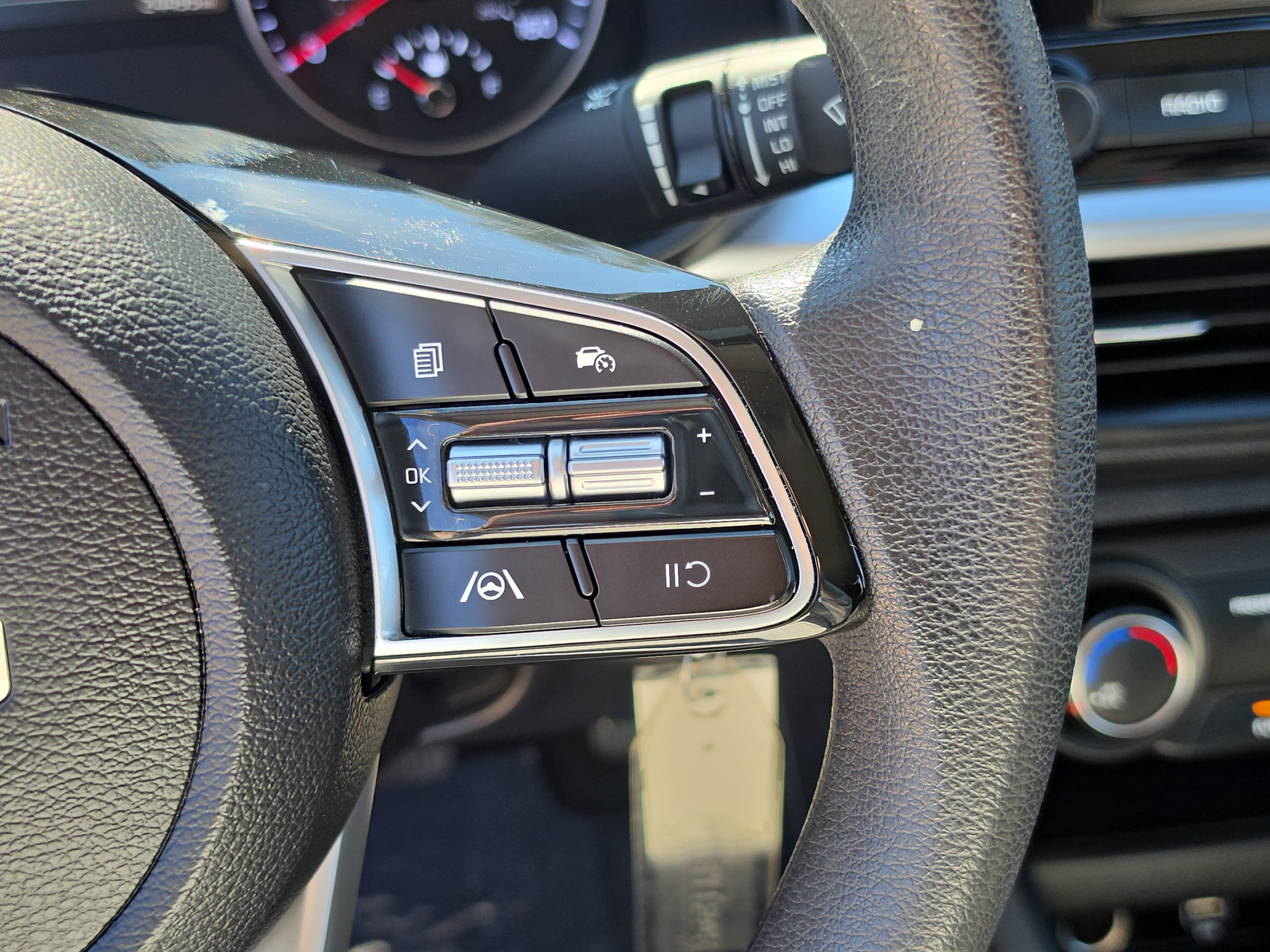 Certified 2023 Kia Forte LXS FWD image 29