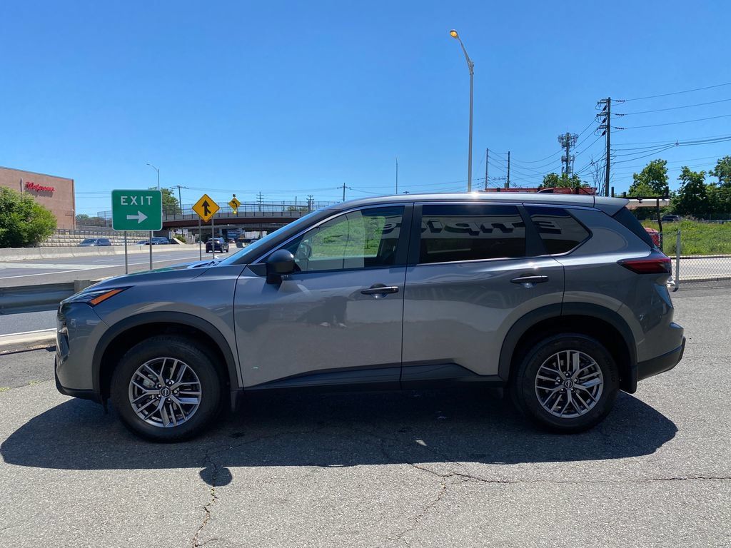 Used 2026 Nissan Rogue S AWD/4WD image 6