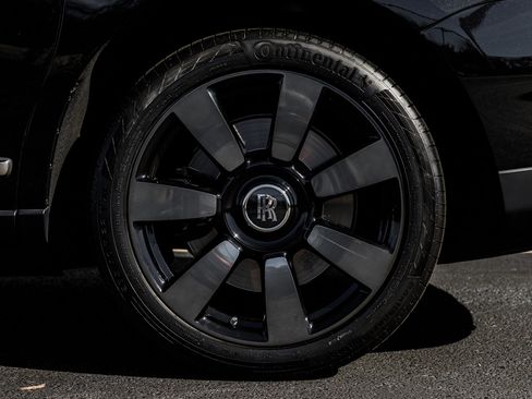 Used 2024 Rolls-Royce Cullinan Base w/ Cullinan Package image 9