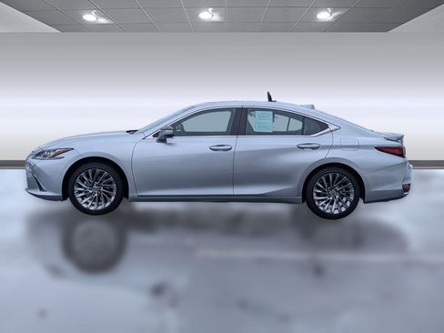 Certified 2025 Lexus ES 300h w/ Luxury Package image 2