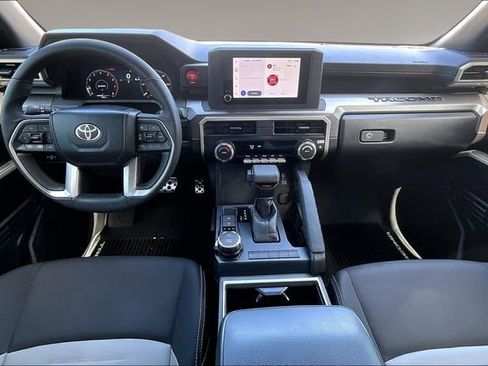 Used 2025 Toyota Tacoma TRD Sport AWD/4WD image 7