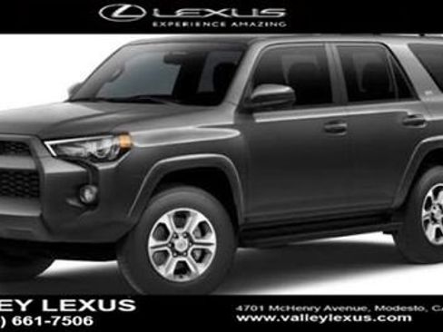 Used 2018 Toyota 4Runner SR5 AWD/4WD image 2