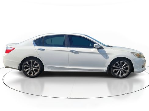 Used 2015 Honda Accord Sport image 2