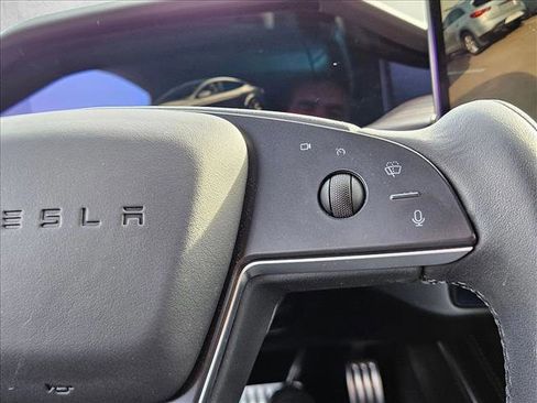 Used 2022 Tesla Model S image 12