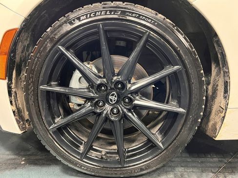 Used 2024 Toyota GR86 Premium image 29