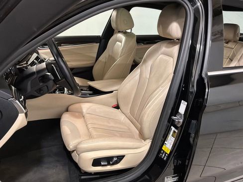 Used 2019 BMW 530i xDrive w/ Convenience Package AWD/4WD image 7
