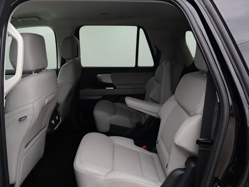 New 2026 Ford Expedition Max Active AWD/4WD image 13