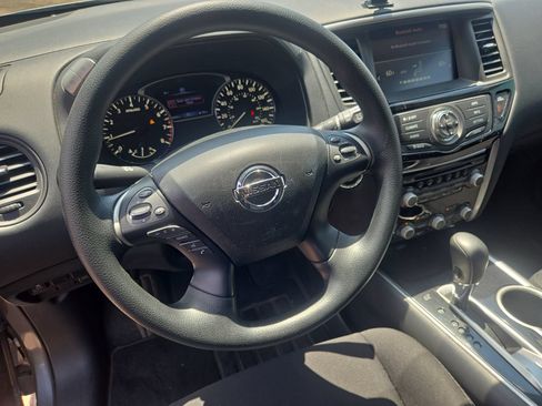 Certified 2020 Nissan Pathfinder S FWD image 17