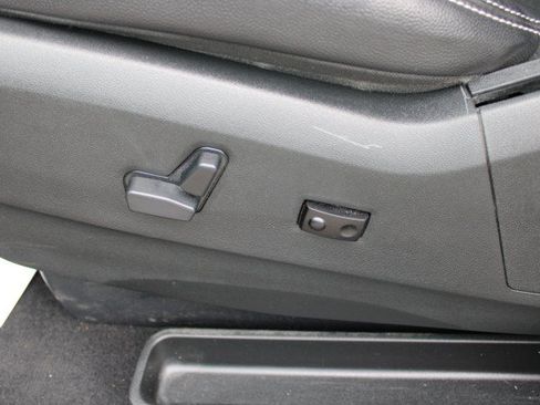Used 2017 Dodge Grand Caravan SXT FWD image 27