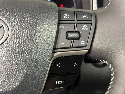 Used 2026 Toyota Camry SE FWD image 25