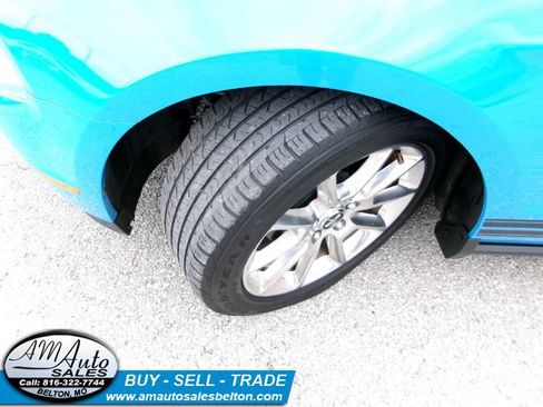 Used 2010 Ford Mustang Coupe RWD image 21