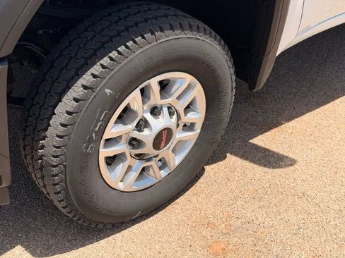 New 2026 GMC Sierra 2500 Pro AWD/4WD image 9