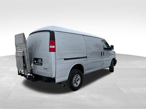 Used 2020 GMC Savana 3500 w/ Driver Convenience Package image 8