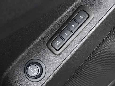 Used 2024 Chevrolet Equinox Premier w/ Redline Edition FWD image 15