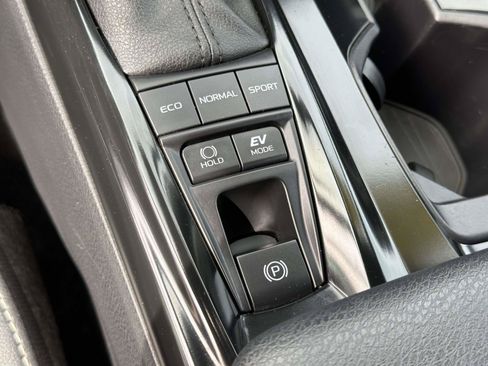 Certified 2025 Toyota Camry SE w/ Convenience Package AWD/4WD image 33